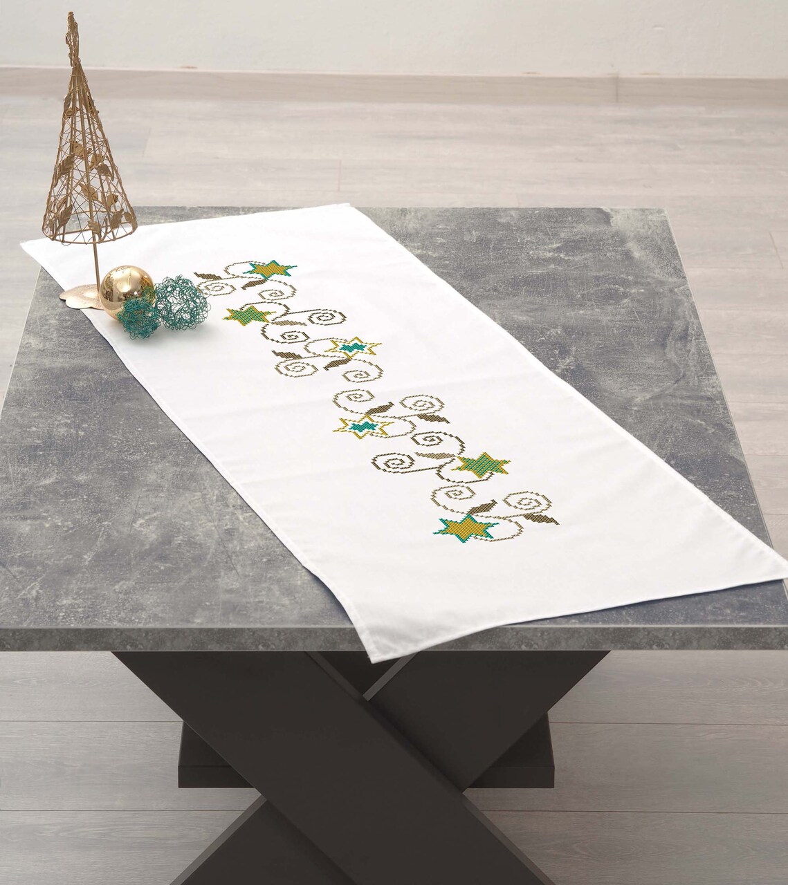 Leisure Arts Table Runner 15"x42" Modern Green Star, kitchen table runner, embroidery kit, kitchen runner, cross stitch kits for beginners, embroidery patterns, embroidery fabric